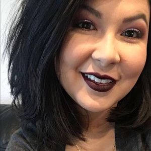 Meet your Posher, Ebru